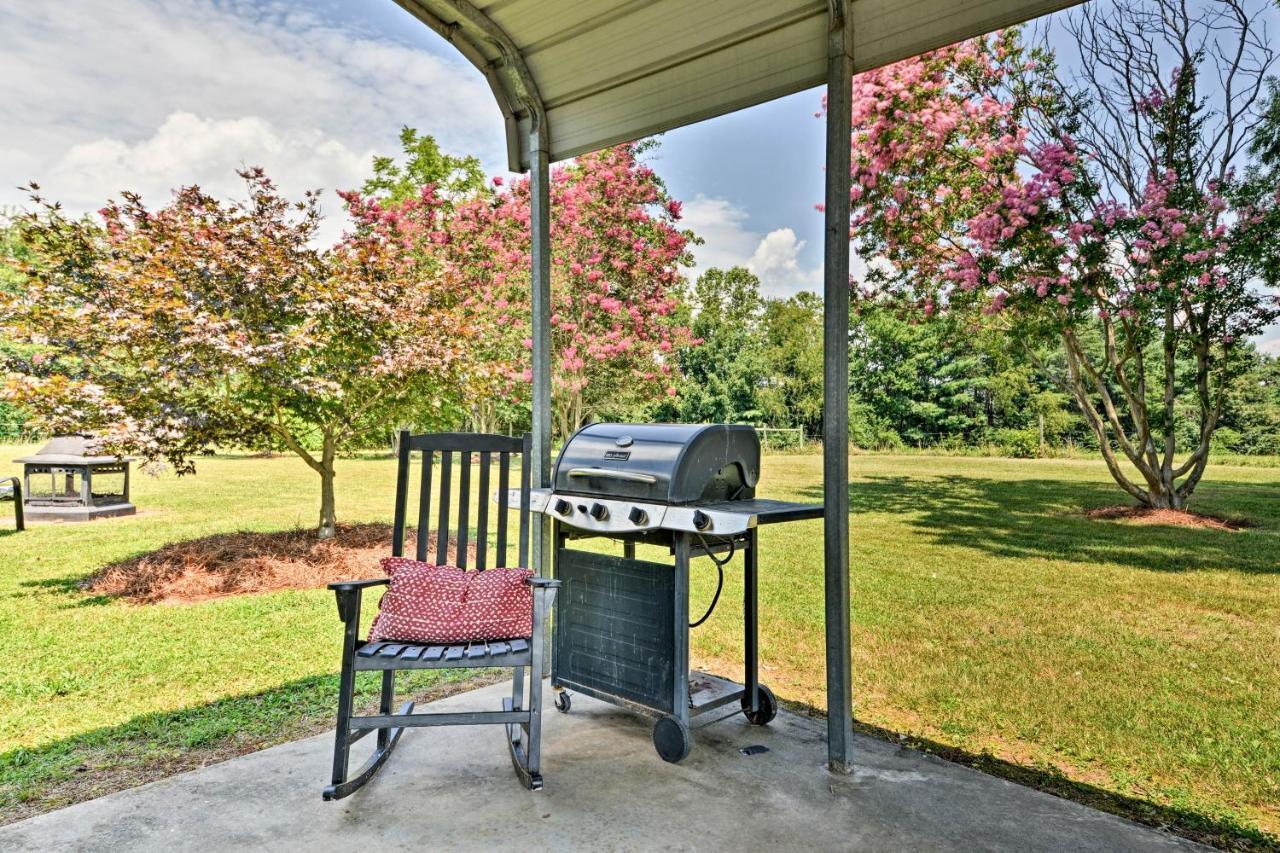 Peaceful Elkin Vacation Rental About 17 Mi To Mt Airy! Dobson Екстер'єр фото